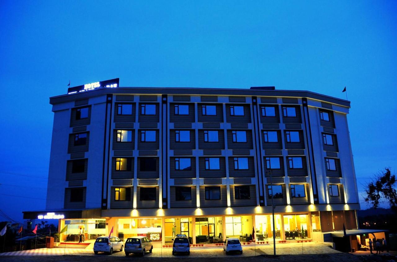 Hotel Grand Sharan 카트라 외부 사진