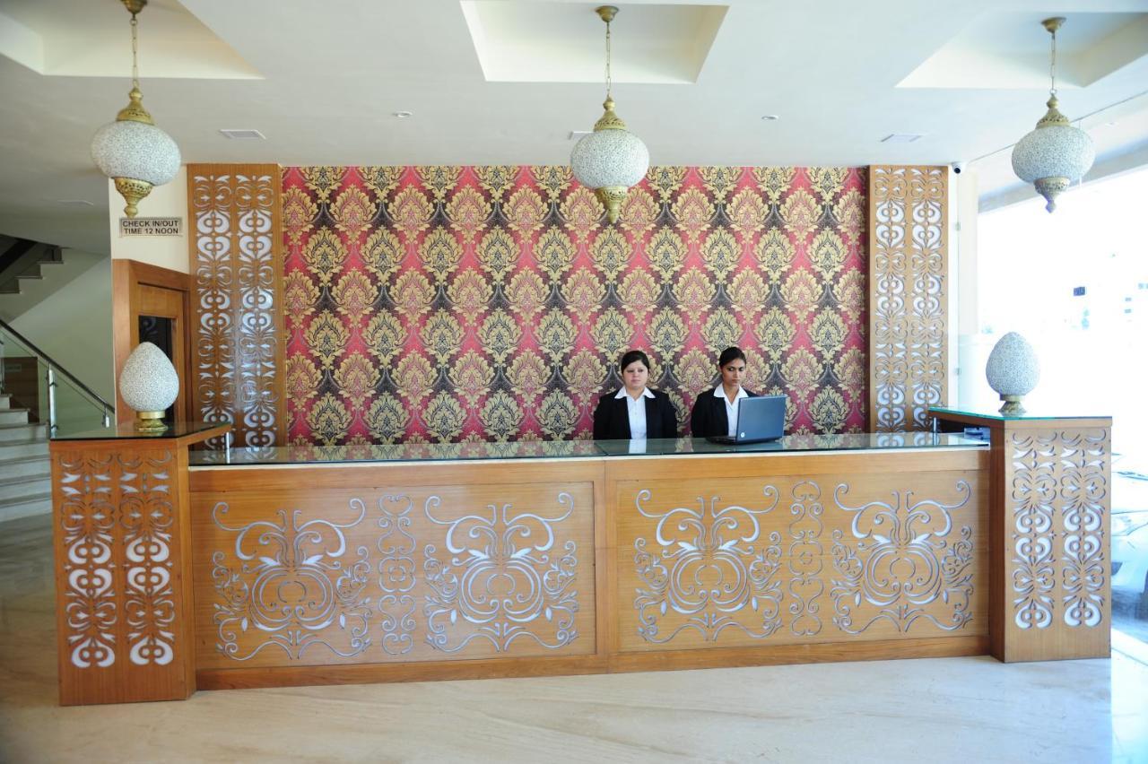 Hotel Grand Sharan 카트라 외부 사진