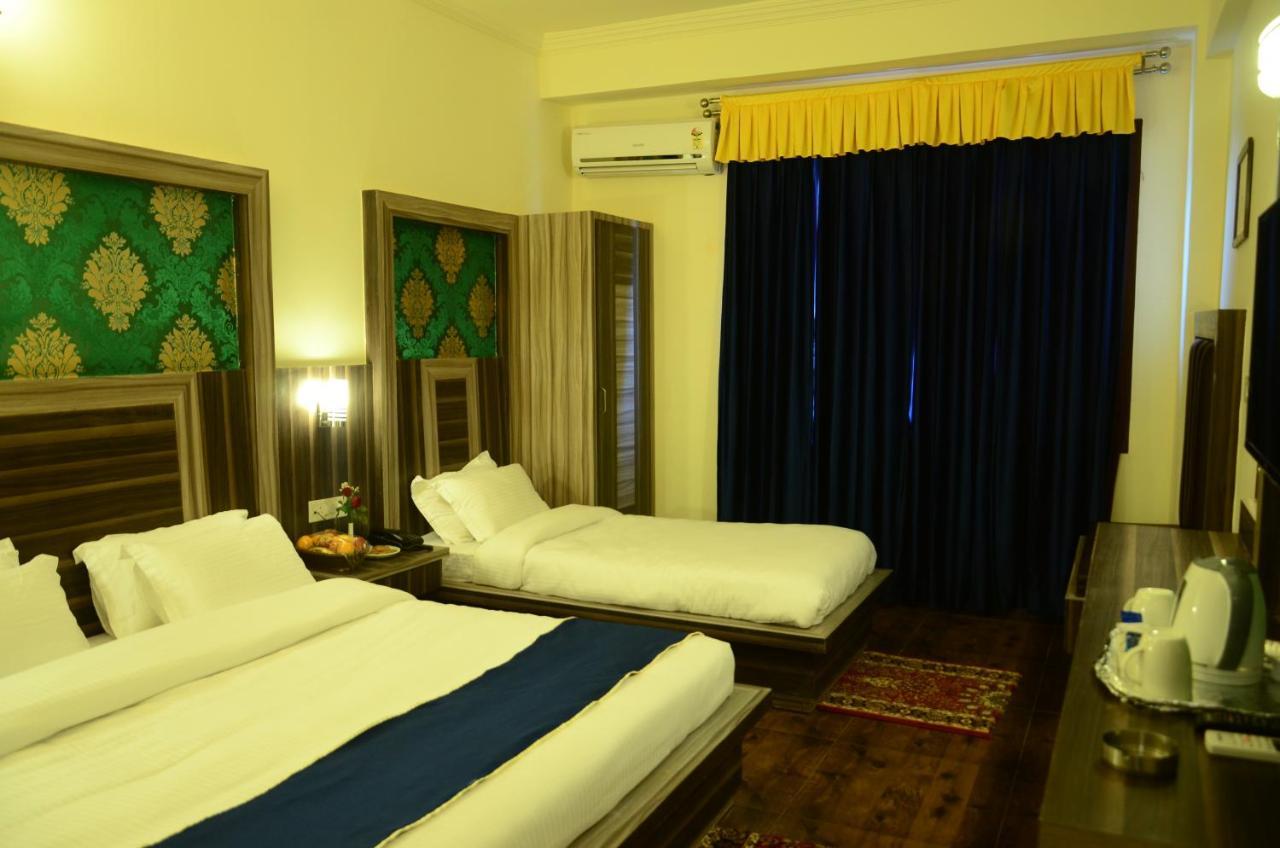 Hotel Grand Sharan 카트라 외부 사진