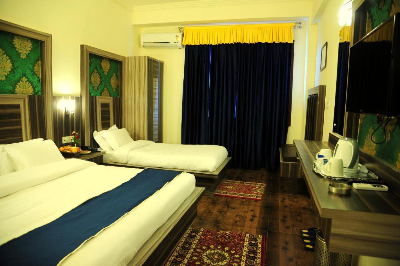 Hotel Grand Sharan 카트라 외부 사진