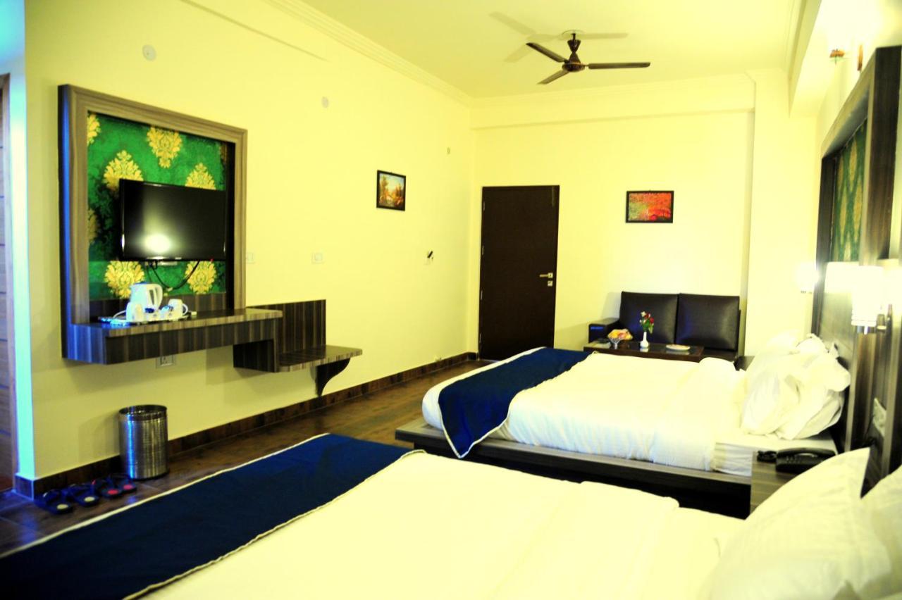 Hotel Grand Sharan 카트라 외부 사진