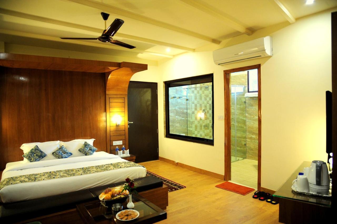 Hotel Grand Sharan 카트라 외부 사진