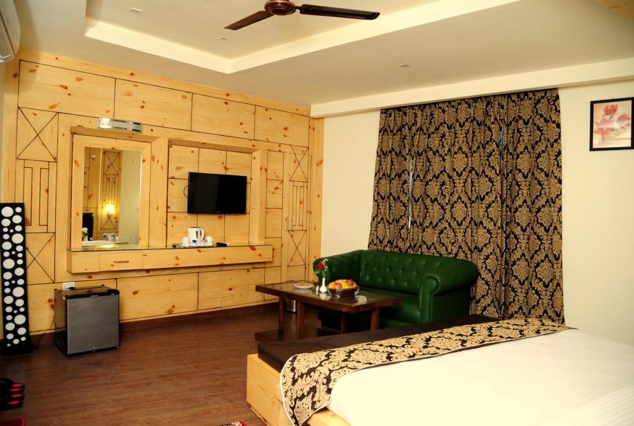 Hotel Grand Sharan 카트라 외부 사진