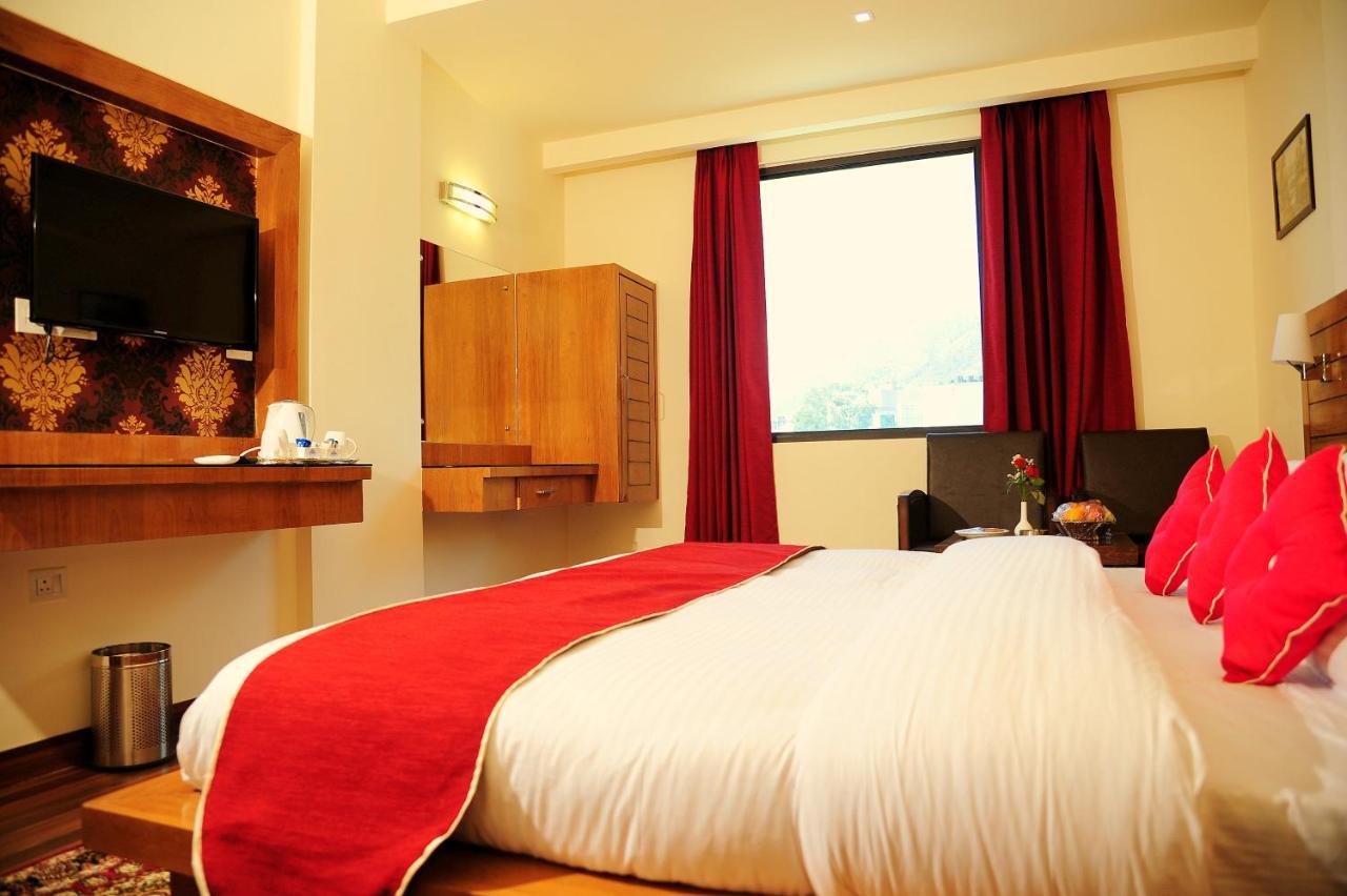 Hotel Grand Sharan 카트라 외부 사진