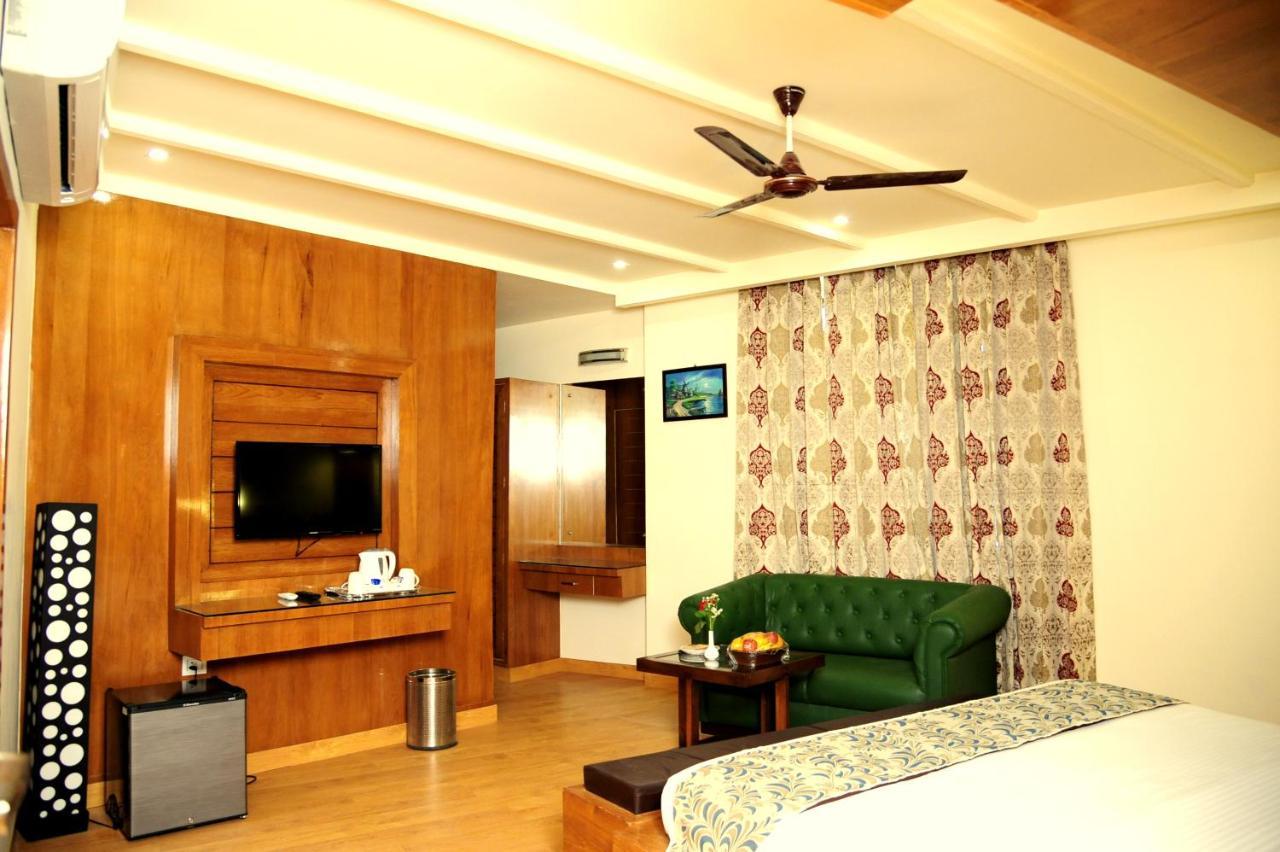 Hotel Grand Sharan 카트라 외부 사진