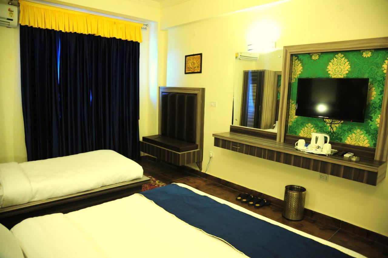 Hotel Grand Sharan 카트라 외부 사진