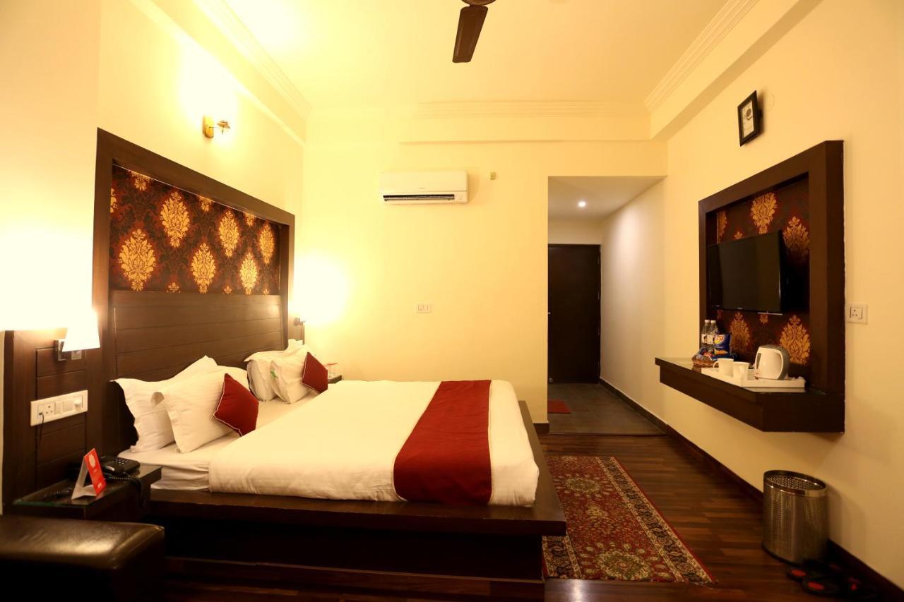 Hotel Grand Sharan 카트라 외부 사진