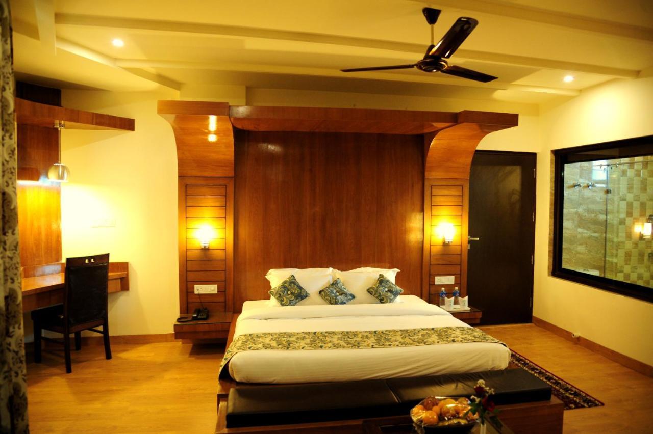 Hotel Grand Sharan 카트라 외부 사진