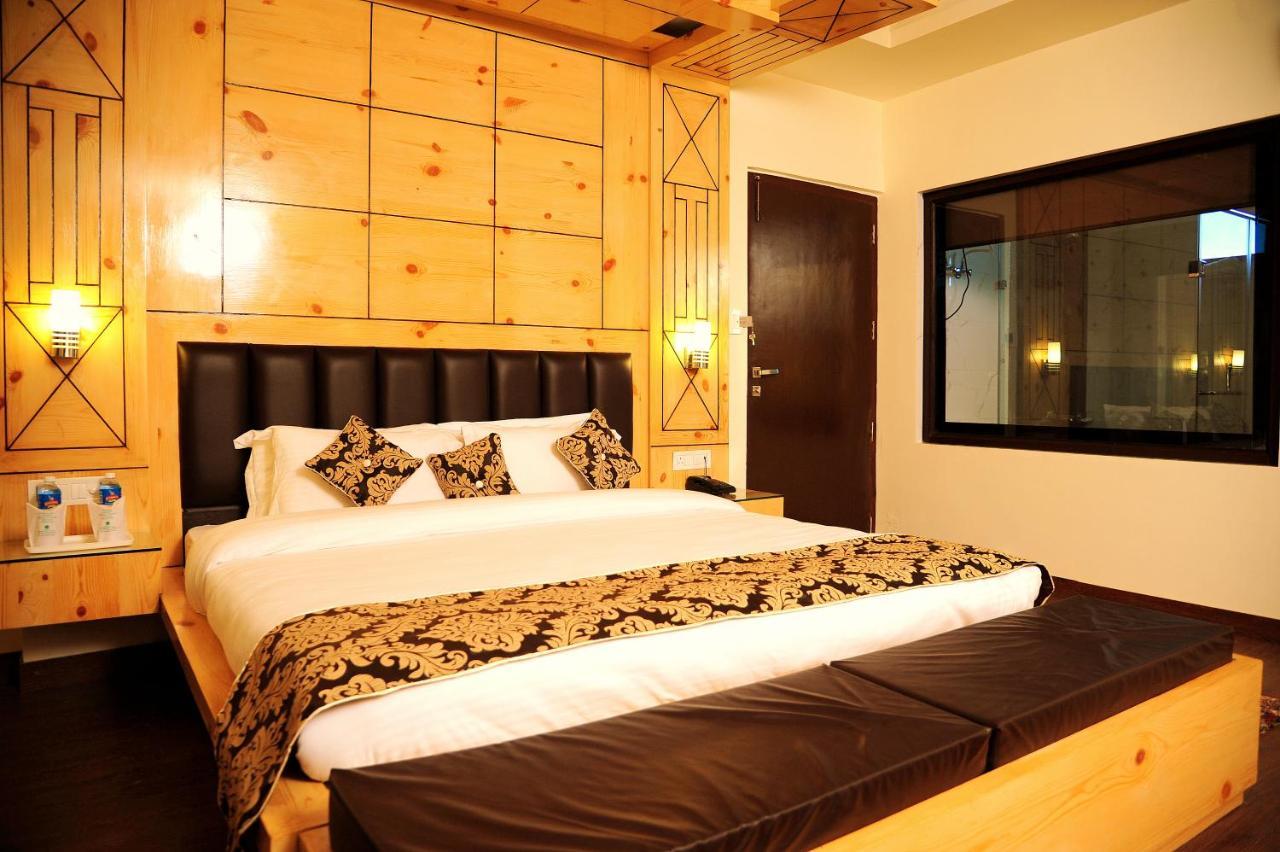 Hotel Grand Sharan 카트라 외부 사진