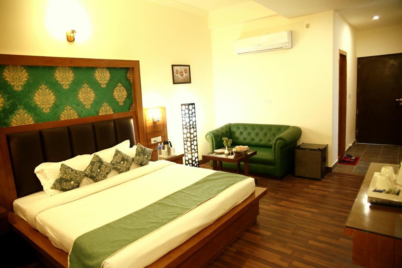 Hotel Grand Sharan 카트라 외부 사진
