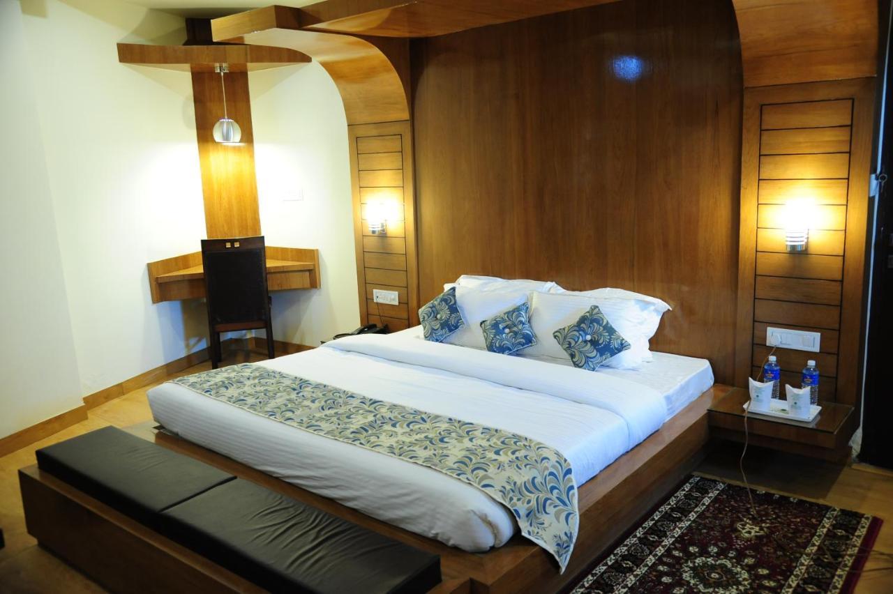 Hotel Grand Sharan 카트라 외부 사진