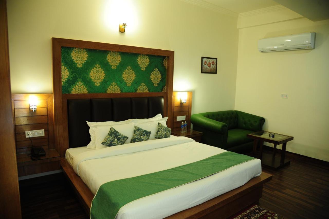 Hotel Grand Sharan 카트라 외부 사진