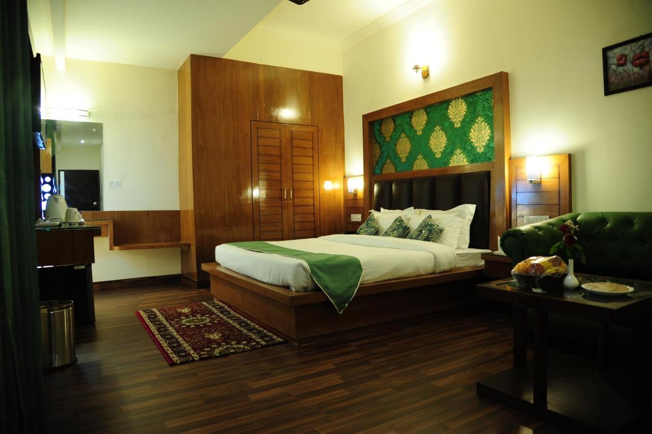 Hotel Grand Sharan 카트라 외부 사진