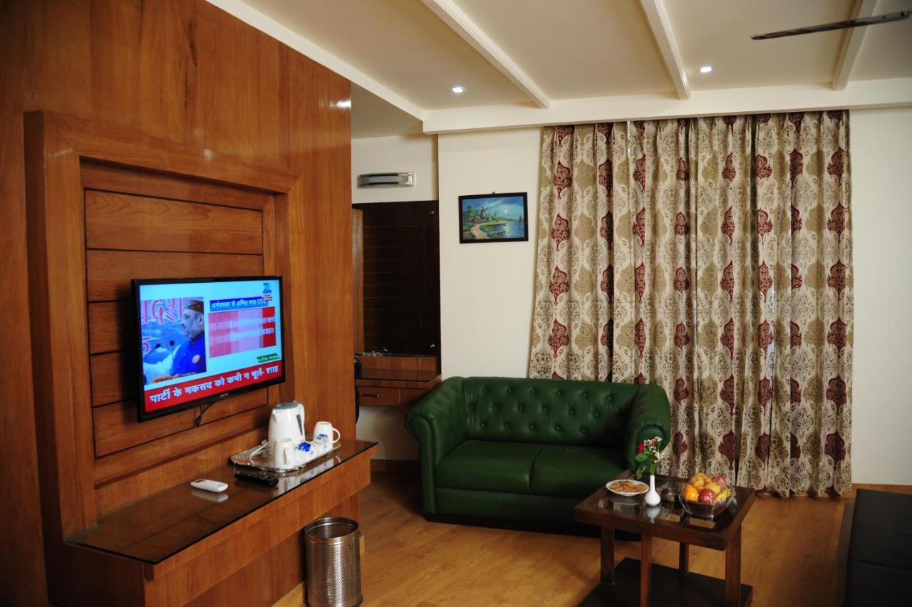 Hotel Grand Sharan 카트라 외부 사진